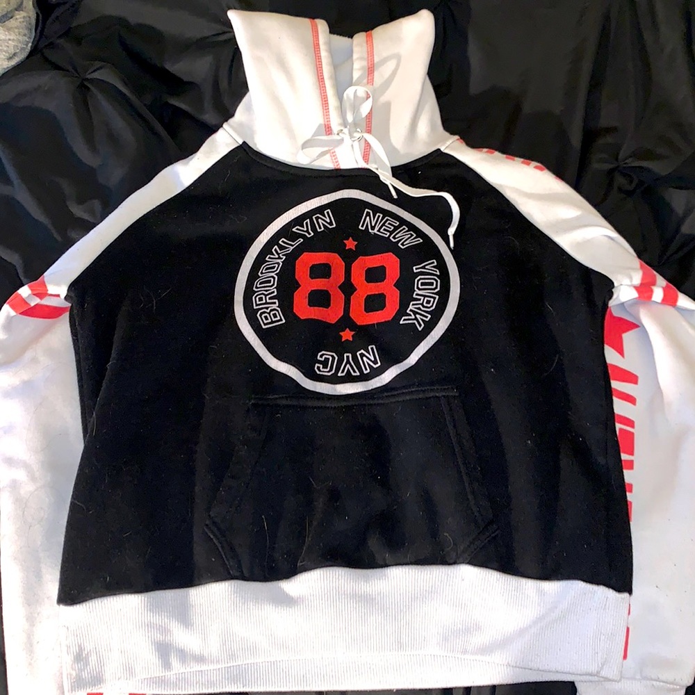 Brooklyn pullover hoodie